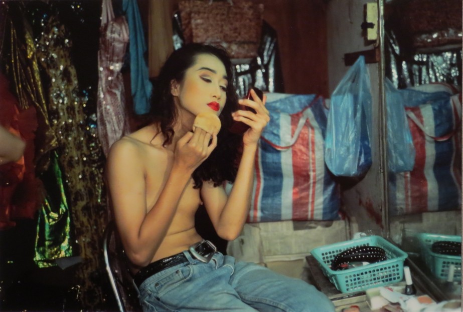 nan-goldin-yogo-putting-on-powder-second-trip-bangkok-photographs-chromogenic-print-c-print-zoom-960x623